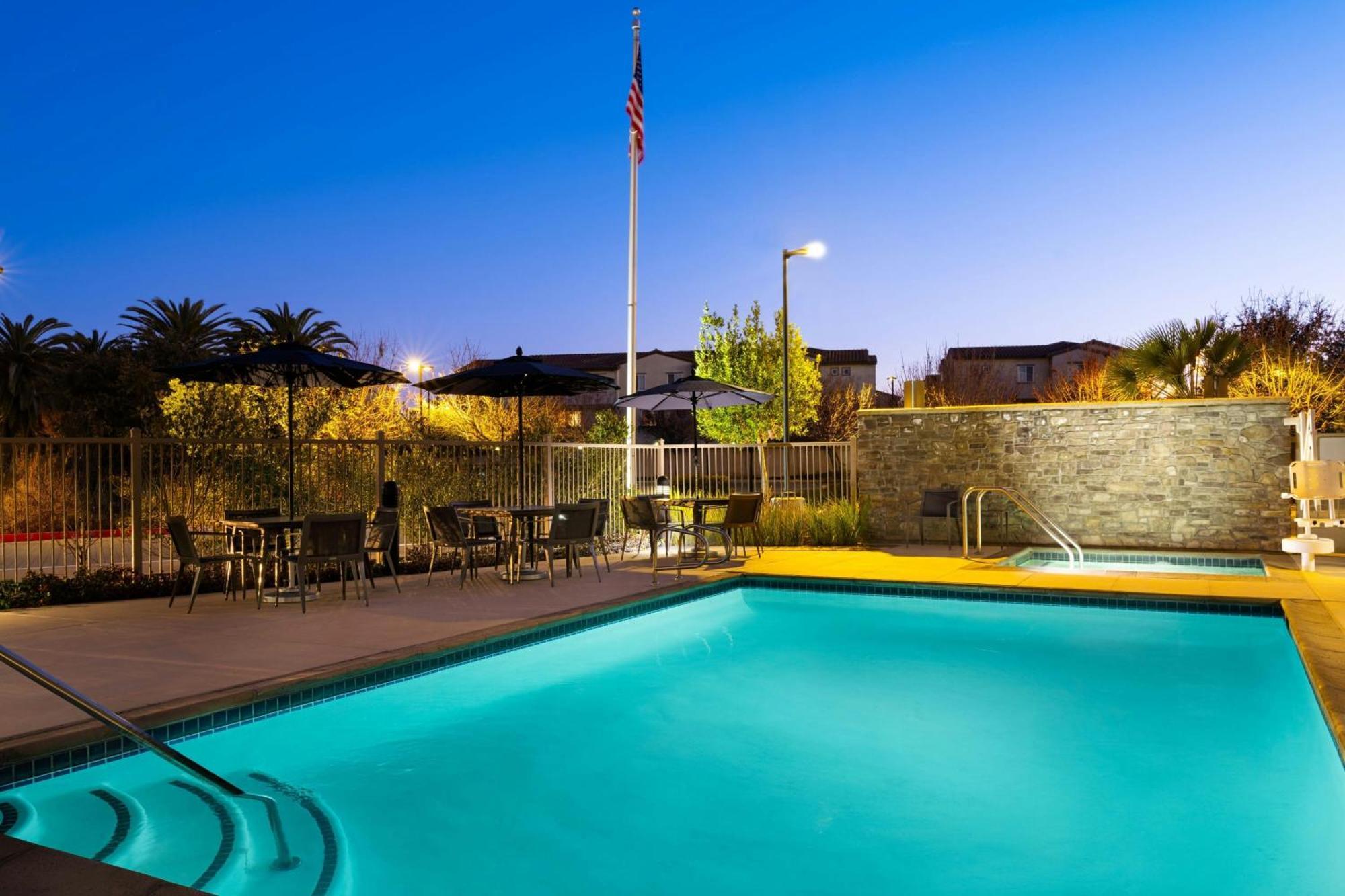 Courtyard By Marriott Sunnyvale Silicon Valley מראה חיצוני תמונה